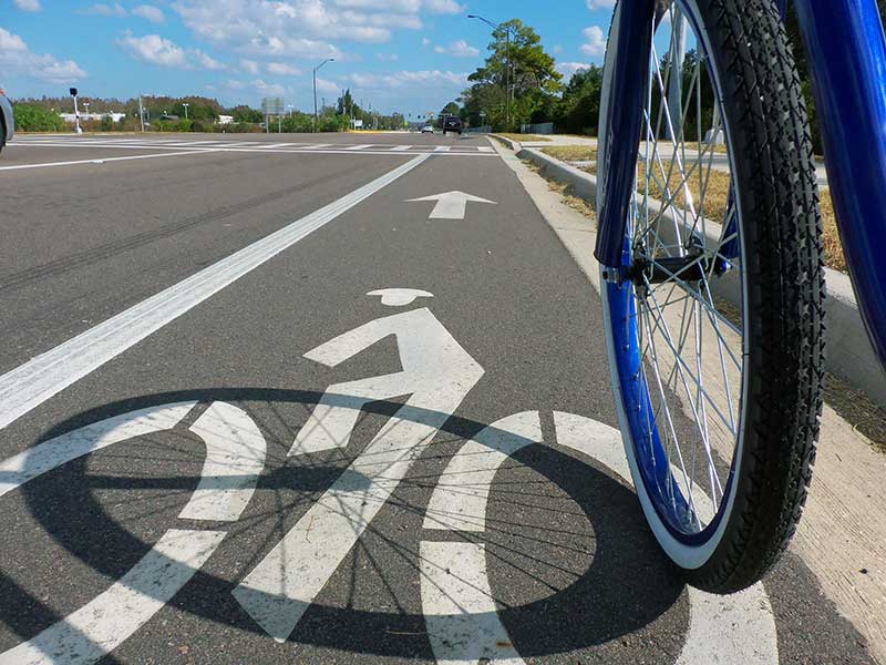 Fejér megye hat településén több mint 11 kilométernyi kerékpárút épült mintegy 1,1 milliárd forintból (illusztráció)