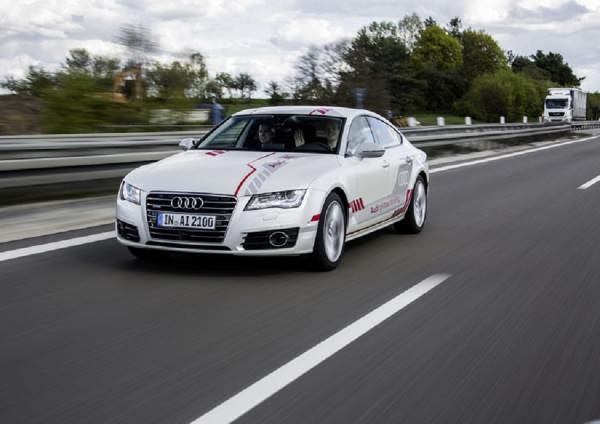 Az Audi ügyfelei az A9-es autópályán próbálhatják ki az önvezető autózást